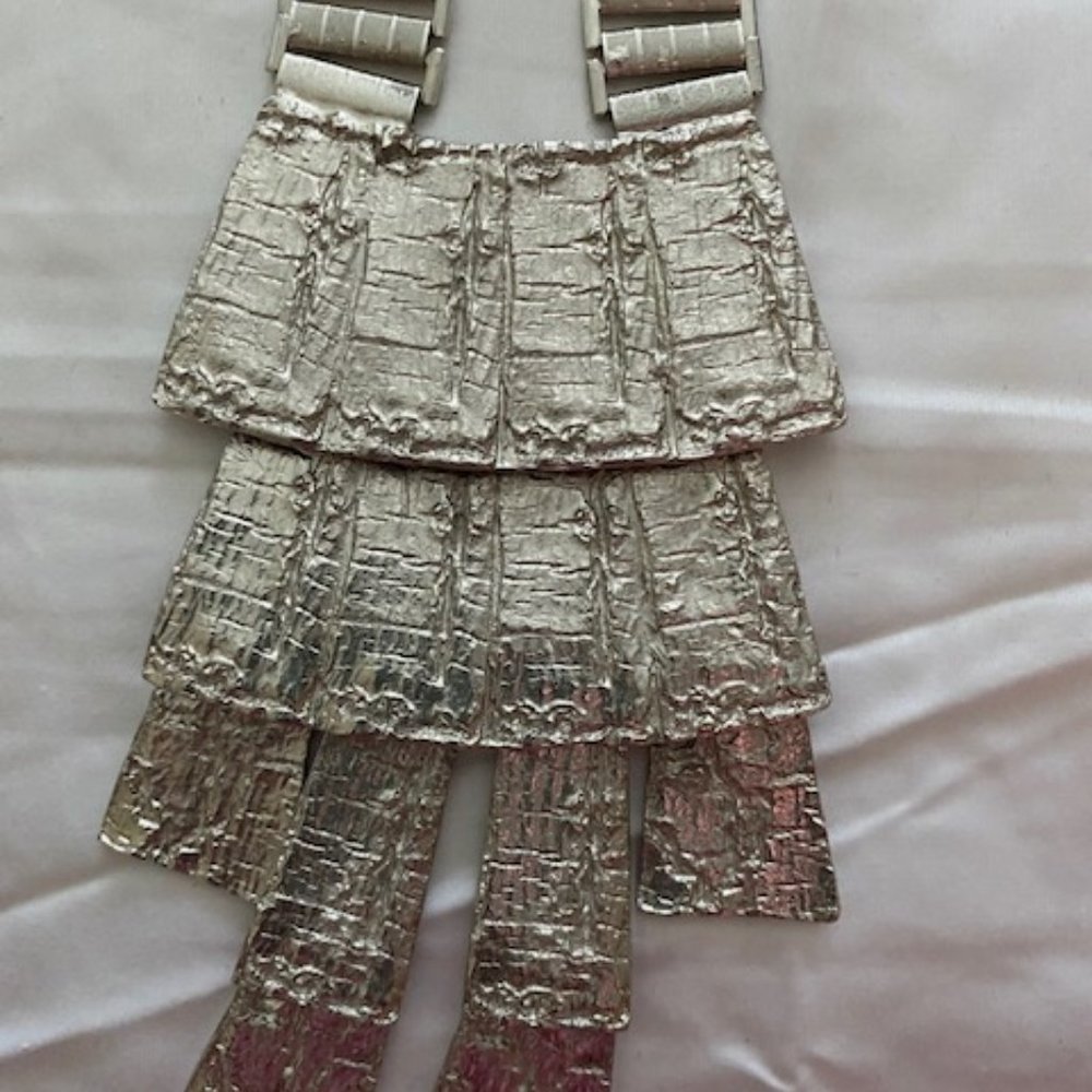 Mid chest Cleopatra Style Silver Necklace - Picture 2 of 3